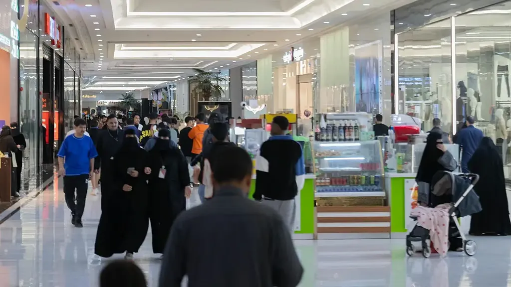 حركة تجارية لافتة في أسواق الحدود الشمالية قبيل العيد – شاهد الصور 1 حركة تجارية لافتة في أسواق الحدود الشمالية قبيل العيد – شاهد الصور
