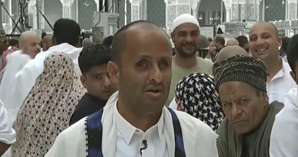 بالفيديو وزير الشؤون الإسلامية يوجّه باستضافة الشيخ الخديوي لأداء مناسك الحج تلبيةً لأمنيته 1 بالفيديو وزير الشؤون الإسلامية يوجّه باستضافة الشيخ الخديوي لأداء مناسك الحج تلبيةً لأمنيته