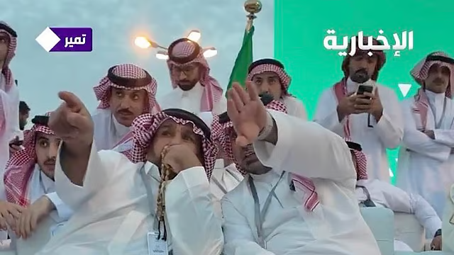 شاهد لقطات حصرية لترائي هلال شوال وإعلان بدء عيد الفطر المبارك لهذاالعام